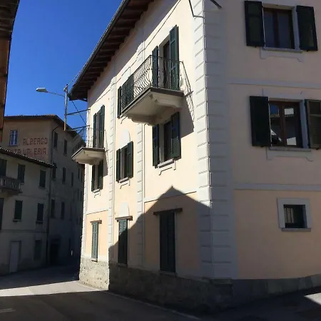 Casa Segantini Feriehus Caglio