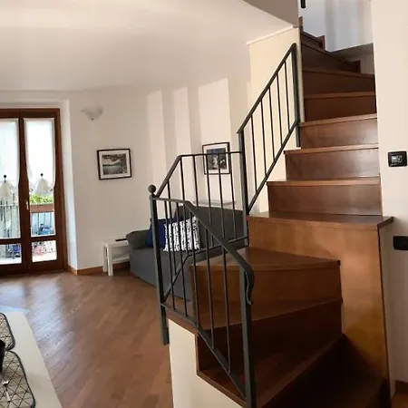 Casa Segantini Feriehus Caglio